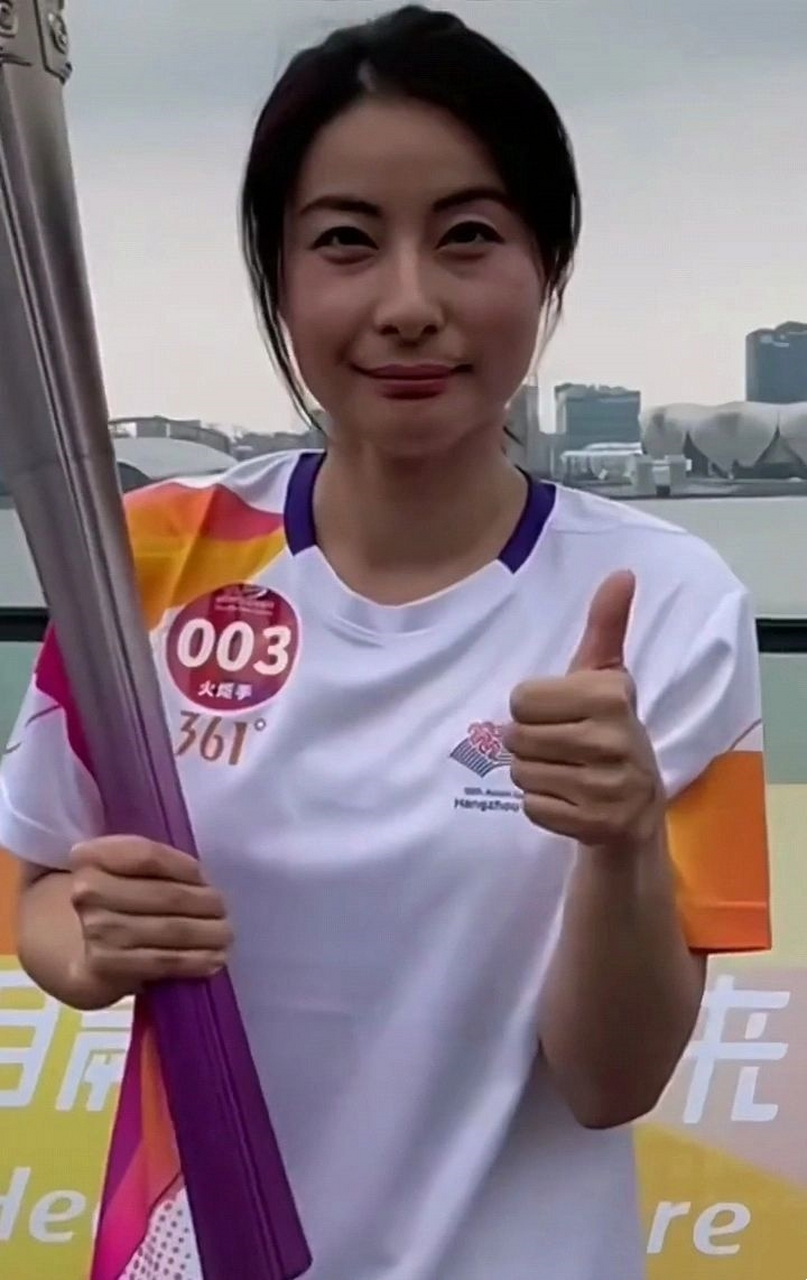 详细阅读:郭晶晶整容前整容后照片(郭晶晶整容前整容后照片高清) 郭晶晶整容前整容后照片(郭晶晶整容前整容后照片高清)